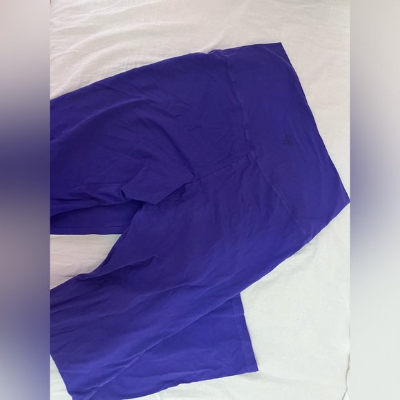 TNA Leggings - Picture 2 of 5